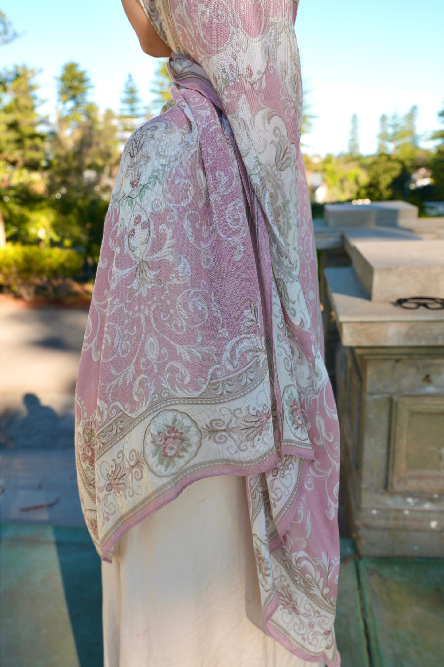 Turath Damask Rose Modal