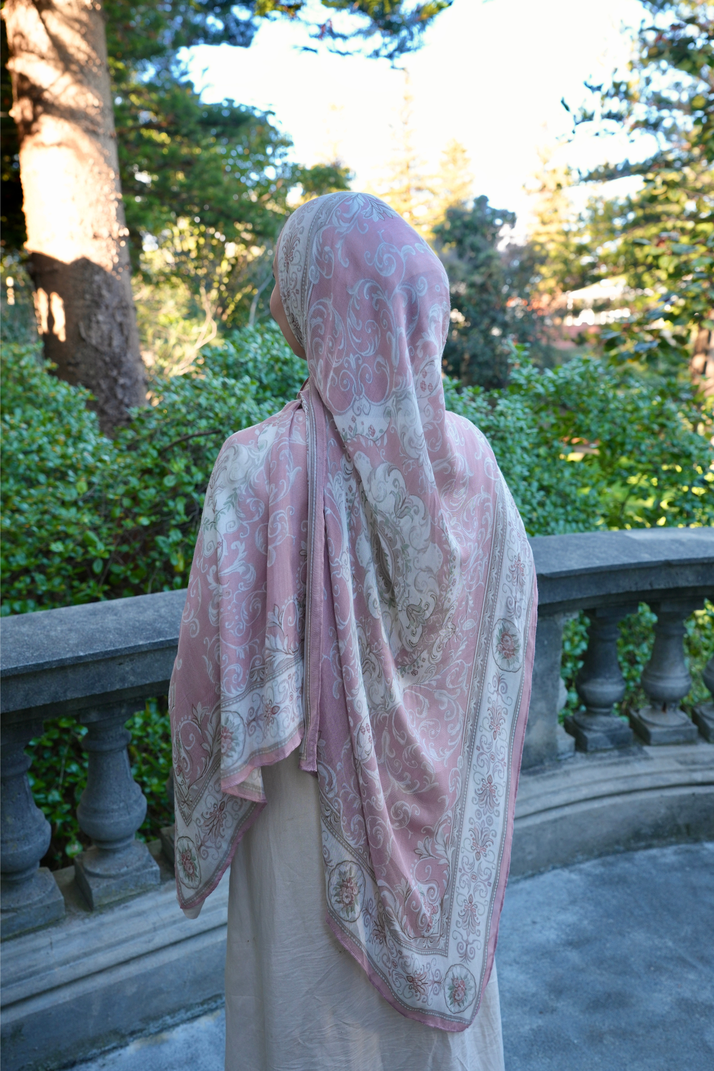 Turath Damask Rose Modal