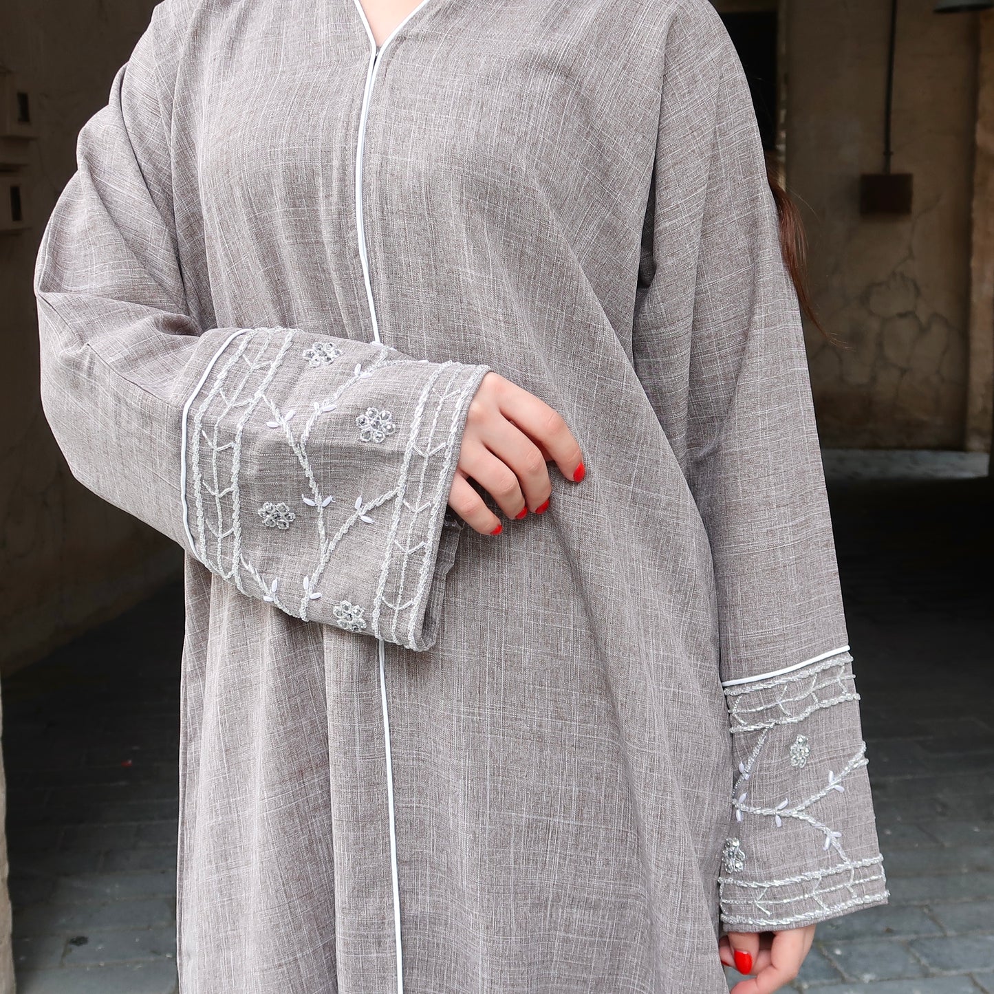 Aneeqa Abaya