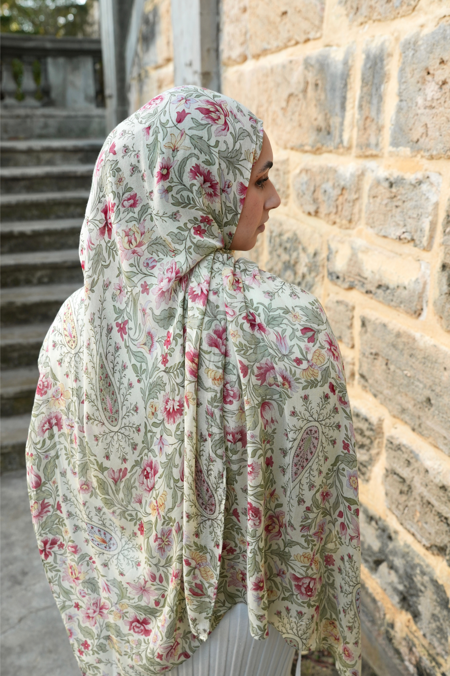 Paisley Warda Modal