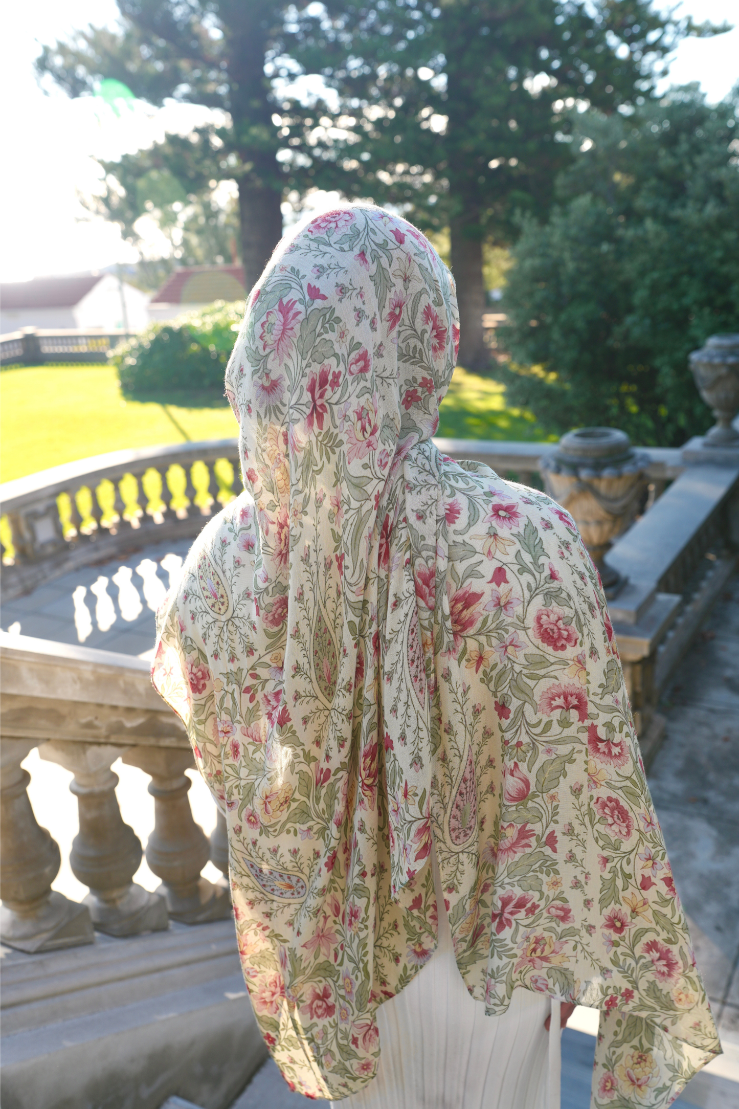 Paisley Warda Modal